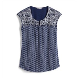NWT Delila Skies Are Blue Embroidered Knit Top L